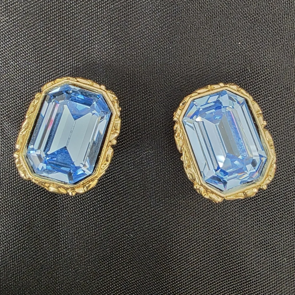 Auth YSL Yves Saint Laurent Emerald Light Blue Clip-on Earrings